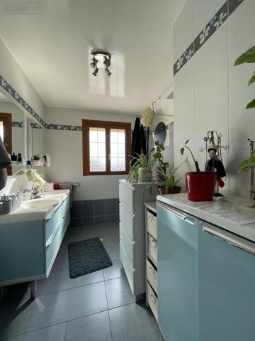 Maison à vendre à Yvré-l'Évêque dans la Sarthe (72530), ref : 72033-256