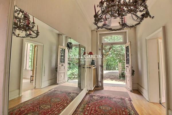 A VENDRE- Saint Fargeau- Bourgogne 89- Maison Bougeoise 8 Ch jardin de 2600m2