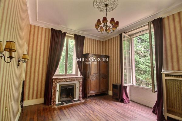 A VENDRE- Saint Fargeau- Bourgogne 89- Maison Bougeoise 8 Ch jardin de 2600m2