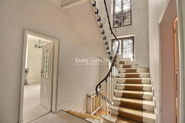 A VENDRE- Saint Fargeau- Bourgogne 89- Maison Bougeoise 8 Ch jardin de 2600m2