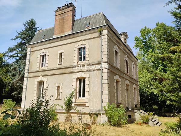 A VENDRE- Saint Fargeau- Bourgogne 89- Maison Bougeoise 8 Ch jardin de 2600m2