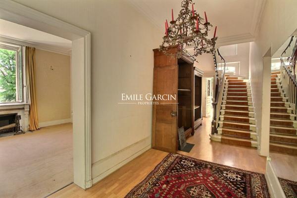 A VENDRE- Saint Fargeau- Bourgogne 89- Maison Bougeoise 8 Ch jardin de 2600m2