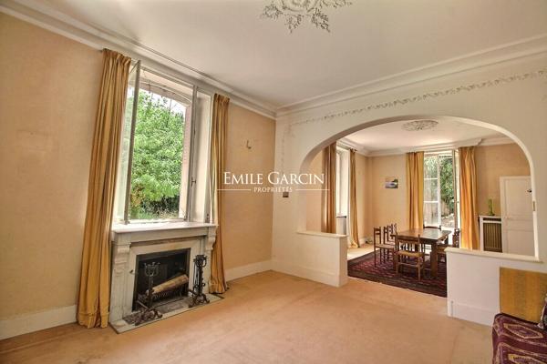 A VENDRE- Saint Fargeau- Bourgogne 89- Maison Bougeoise 8 Ch jardin de 2600m2