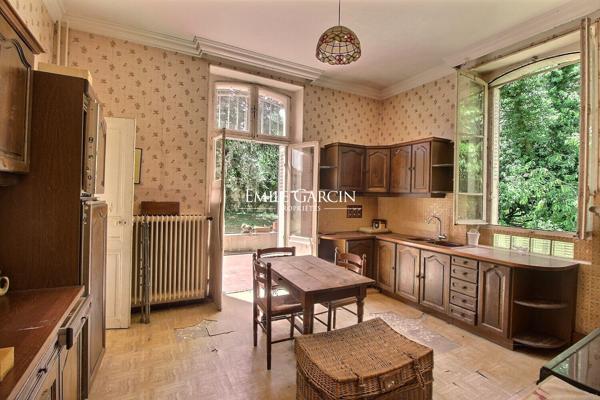 A VENDRE- Saint Fargeau- Bourgogne 89- Maison Bougeoise 8 Ch jardin de 2600m2