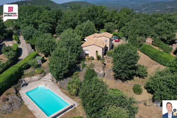 Très belle Villa Provençale 5 pièces 133 m2 avec grande piscine et terrain de 3000 m2