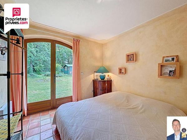 Très belle Villa Provençale 5 pièces 133 m2 avec grande piscine et terrain de 3000 m2