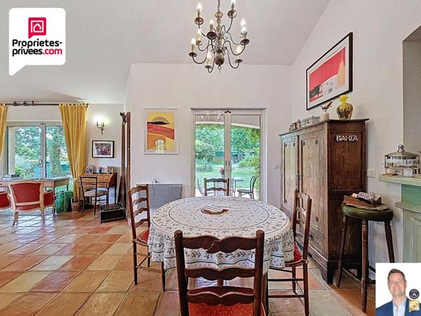 Très belle Villa Provençale 5 pièces 133 m2 avec grande piscine et terrain de 3000 m2