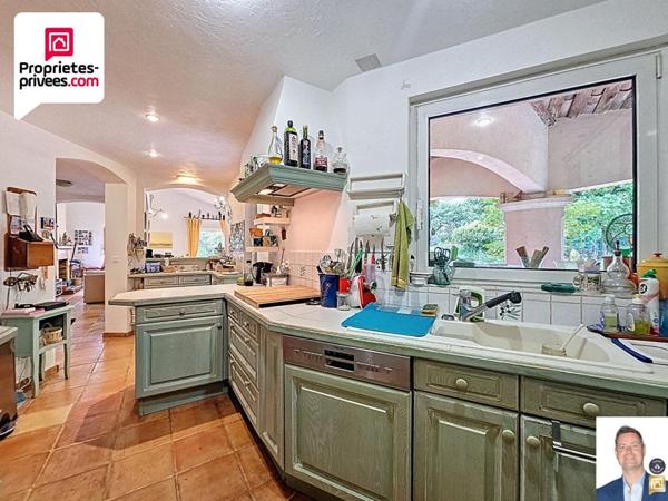 Très belle Villa Provençale 5 pièces 133 m2 avec grande piscine et terrain de 3000 m2