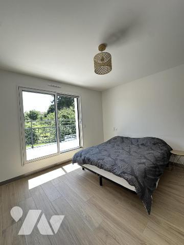 Maison 4 chambres 2 suites parentales, deux garages, 1 piscine