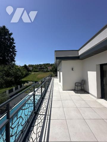 Maison 4 chambres 2 suites parentales, deux garages, 1 piscine