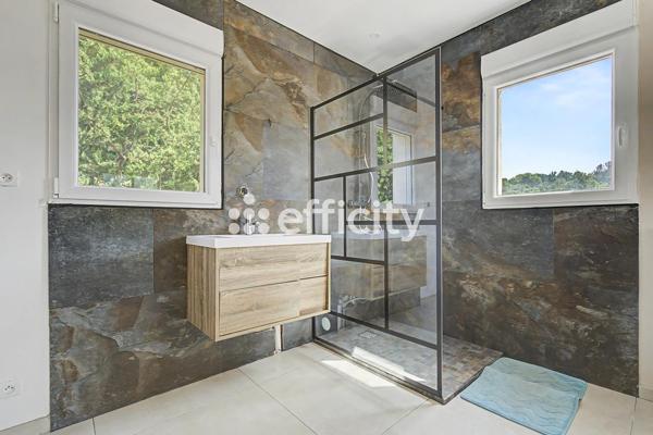 Maison
         6 pièces
        - 235 m² Bien prestige 599 000 € *
