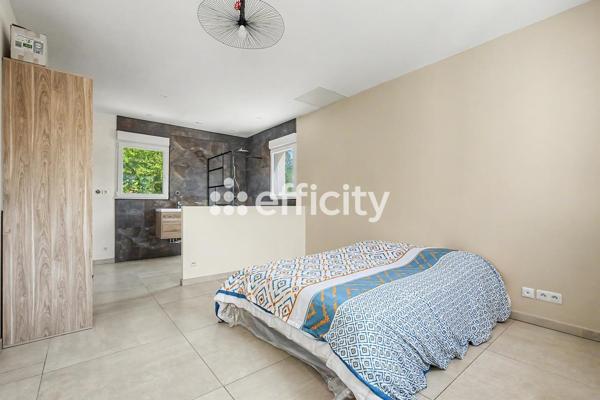 Maison
         6 pièces
        - 235 m² Bien prestige 599 000 € *