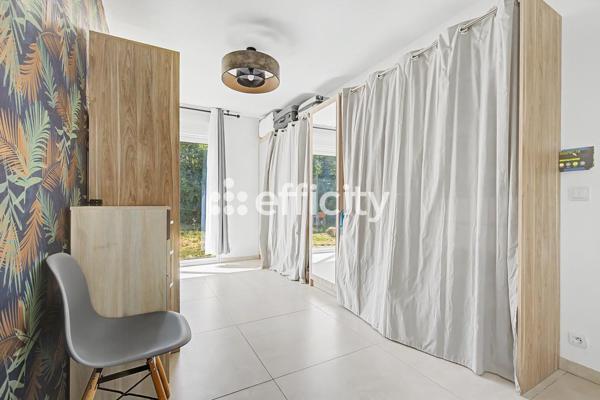 Maison
         6 pièces
        - 235 m² Bien prestige 599 000 € *