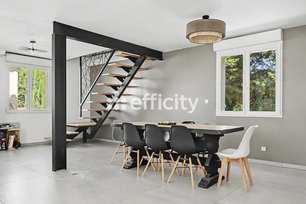 Maison
         6 pièces
        - 235 m² Bien prestige 599 000 € *