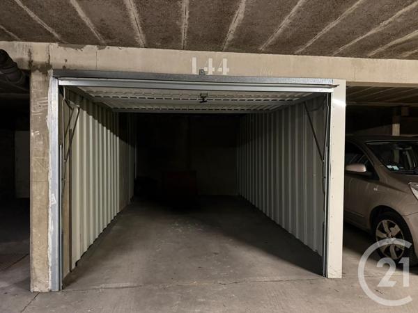 Parking à vendre  12,96 m2 PARIS - 75015