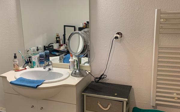 Appartement à louer    2 pièces • 52 m2 Nîmes