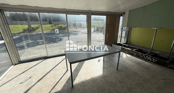 Location Local commercial 1 pièce 50 m² - Bourg-lès-valence 26500