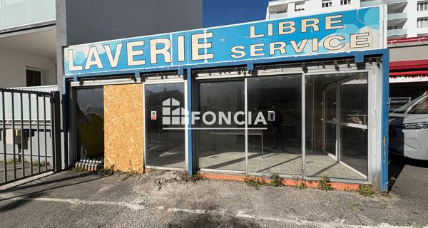 Location Local commercial 1 pièce 50 m² - Bourg-lès-valence 26500