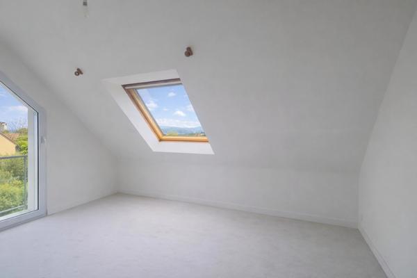 Sainte Marine (29) - Maison T5 de 130 m² habitable - Garage - Parking - Terrain de 1448 m² proche mer et commodités