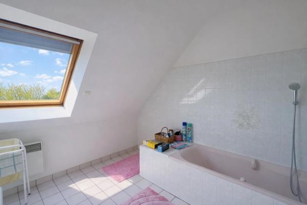 Sainte Marine (29) - Maison T5 de 130 m² habitable - Garage - Parking - Terrain de 1448 m² proche mer et commodités