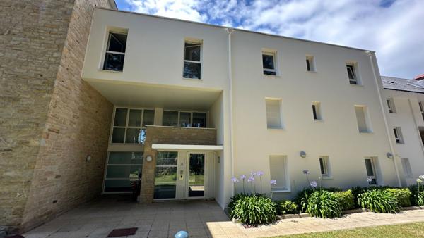 QUIBERON - À vendre : Appartement T1 avec jolie vue, belle résidence et un stationnement extérieur