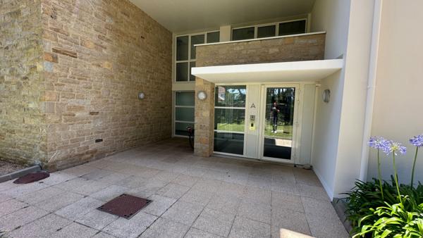 QUIBERON - À vendre : Appartement T1 avec jolie vue, belle résidence et un stationnement extérieur