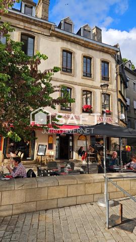 restaurant emplacement numéro 1