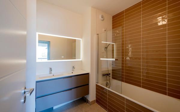 Appartement à louer    5 pièces • 111,50 m2 Bordeaux