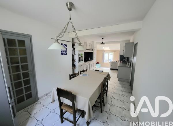 Maison à vendre 6 pièces 244 m² Saint-Just-Saint-Rambert