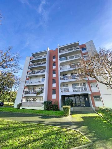 A VENDRE Appartement de type 3 avec balcon à Angers (quartier Bon Repos)