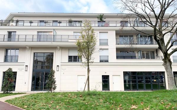 Stationnement à louer    13 m2 Saint-Maur-des-Fossés