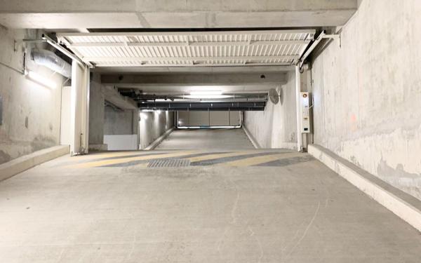 Stationnement à louer    13 m2 Saint-Maur-des-Fossés