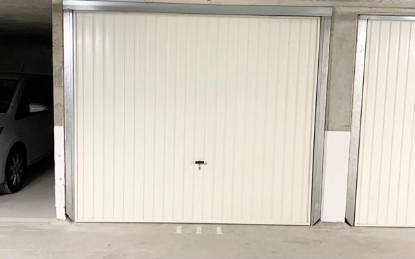 Stationnement à louer    13 m2 Saint-Maur-des-Fossés