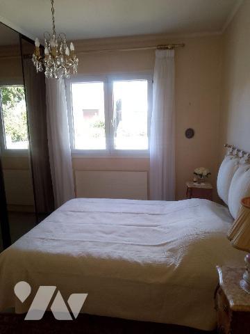 Venez visiter cette belle maison construite en 1994, d'env. 117m² élevée sur sous-sol total com...