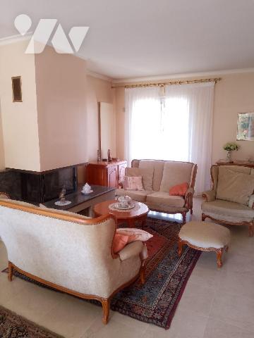 Venez visiter cette belle maison construite en 1994, d'env. 117m² élevée sur sous-sol total com...