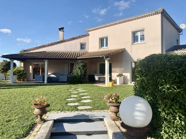 Tain-l'Hermitage (26600) Maison 220 m² avec 2200 m² terrain avec piscine - 5 min de Tain l'Hermitage