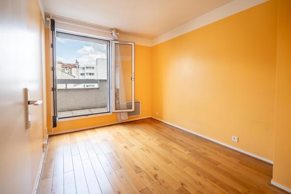 DERNIERS ÉTAGES- 4 CHAMBRES- TERRASSES- IMPASSE PRIVATIVE VERDOYANTE