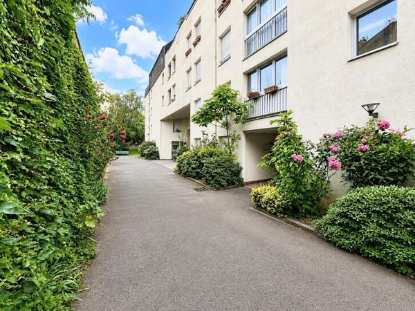 DERNIERS ÉTAGES- 4 CHAMBRES- TERRASSES- IMPASSE PRIVATIVE VERDOYANTE