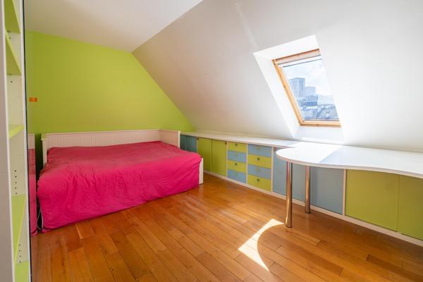 DERNIERS ÉTAGES- 4 CHAMBRES- TERRASSES- IMPASSE PRIVATIVE VERDOYANTE