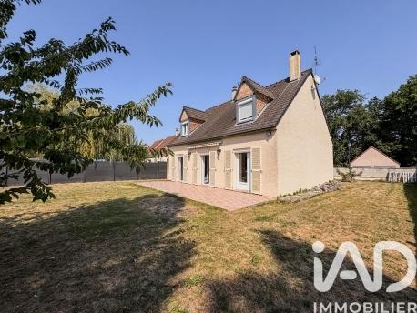 Maison à vendre 6 pièces 130 m² Auneau-Bleury-Saint-Symphorien