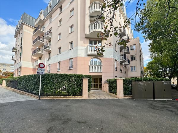 CENTRE-VILLE - Magnifique appartement de 100 m² + Loggia de 20 m²