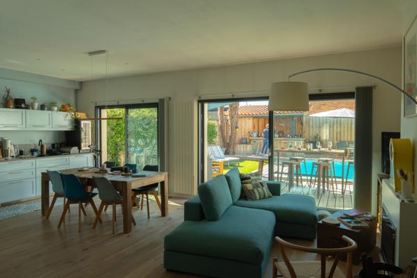 ST AUGUSTIN/MERIGNAC: JOLIE MAISON FAMILIALE DE TYPE 6 AVEC JARDIN PISCINE AU CALME