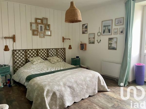 Maison à vendre 10 pièces 245 m² Neuville-de-Poitou