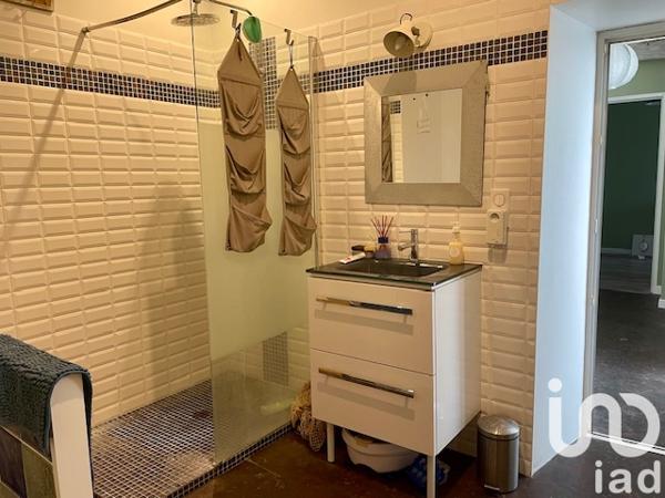 Maison à vendre 10 pièces 245 m² Neuville-de-Poitou