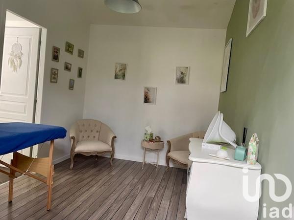 Maison à vendre 10 pièces 245 m² Neuville-de-Poitou