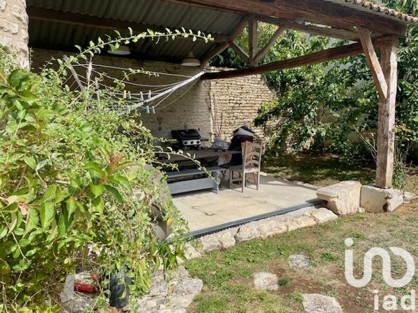 Maison à vendre 10 pièces 245 m² Neuville-de-Poitou
