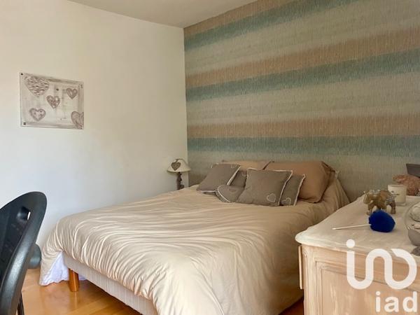 Maison à vendre 10 pièces 245 m² Neuville-de-Poitou