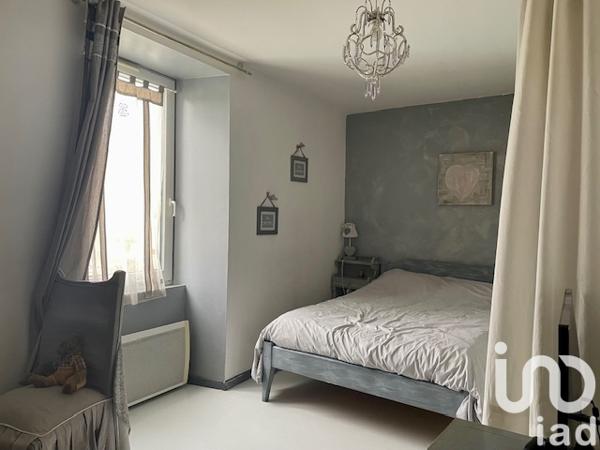 Maison à vendre 10 pièces 245 m² Neuville-de-Poitou