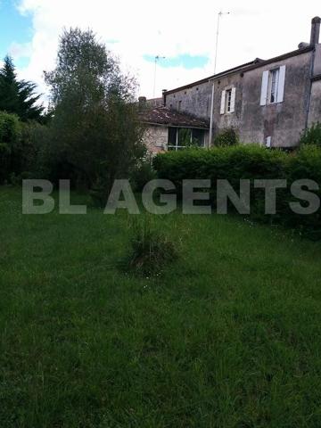 🏡 Maison de ville à rénover – 4 pièces – 107 m² – Jardin en bord de rivière