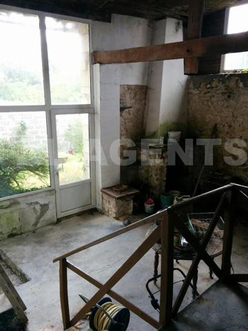 🏡 Maison de ville à rénover – 4 pièces – 107 m² – Jardin en bord de rivière